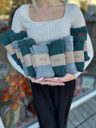 Predstavujeme vám novučké, práve vybalené voňavé JEDLIČKY🎄 a Mentolky🟢 •bavlnené legíny s elastickými trakmi pre...